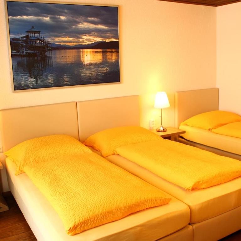 Hotel Sonnenhof - Dreibettzimmer mit Balkon - 5