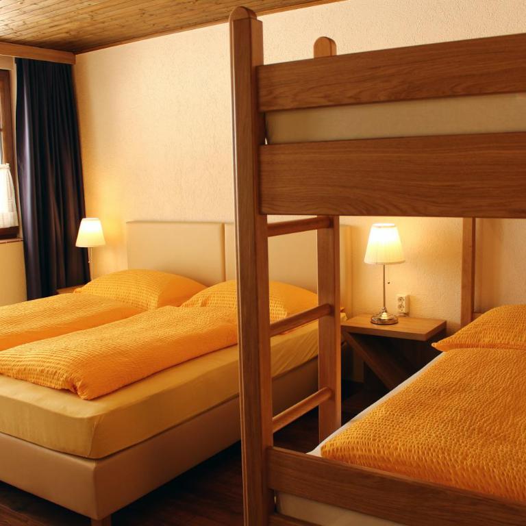 Hotel Sonnenhof - Familienzimmer mit Bergblick - 5
