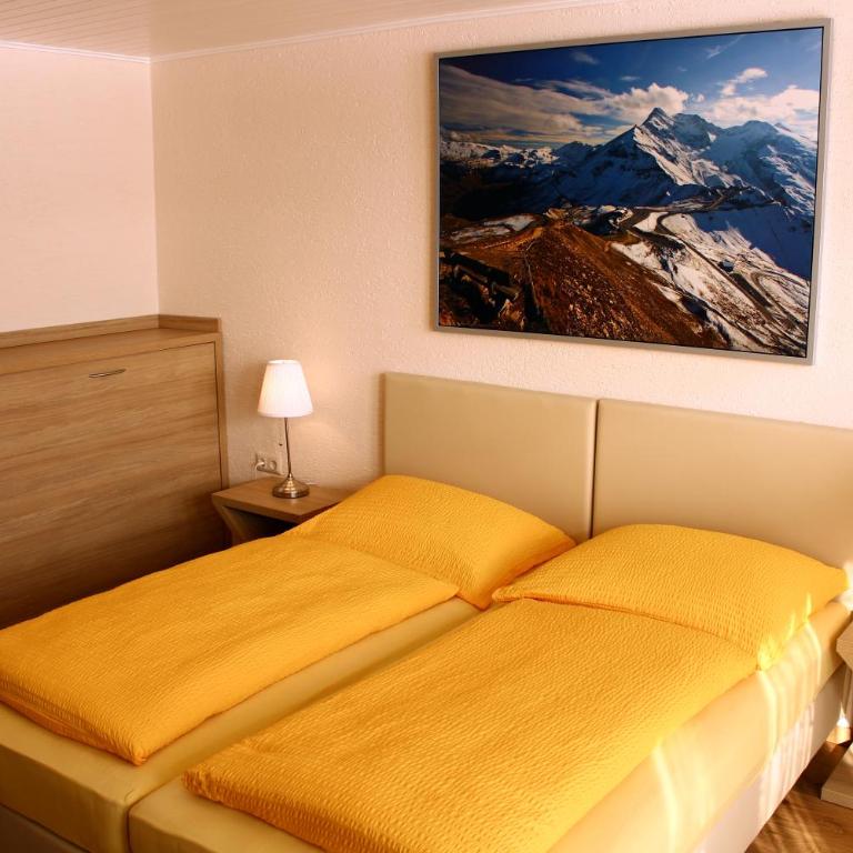 Hotel Sonnenhof - Doppel-/Zweibettzimmer mit Balkon - 7