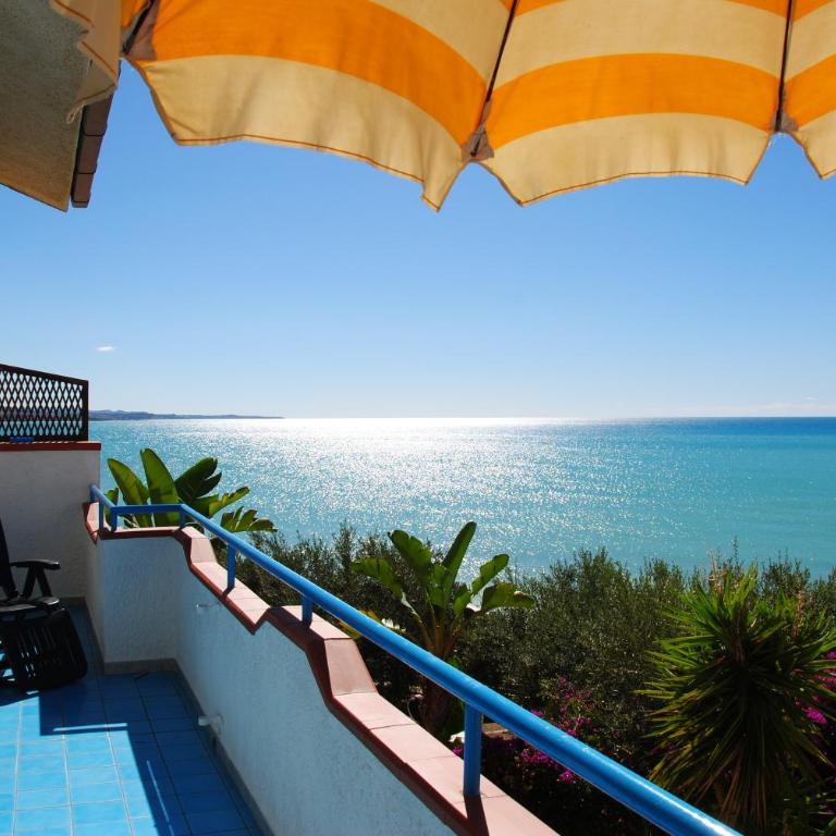 Lumia Case Vacanze - Four-Bedroom Apartment - 10