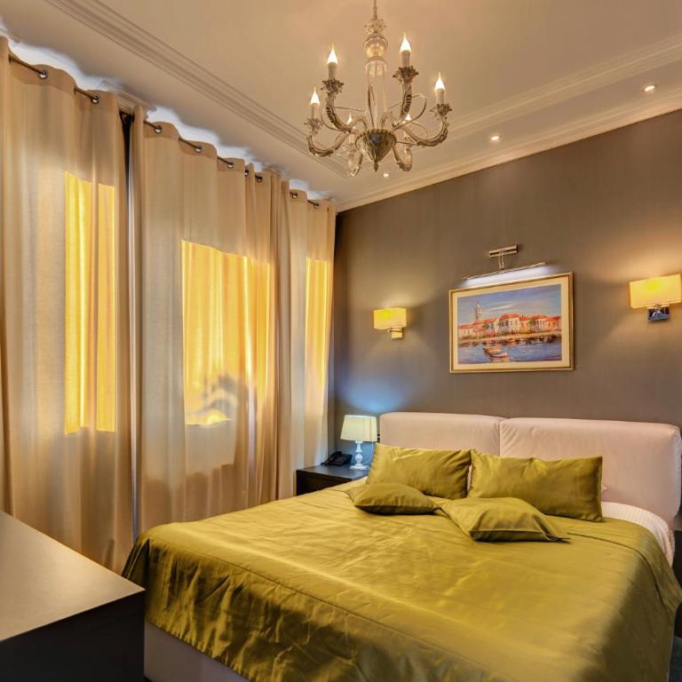 Hotel Astoria - Suite with Sea View - 5