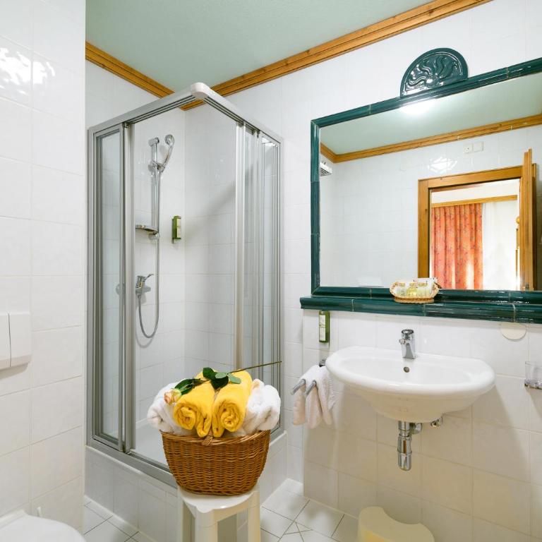 Alpenpark Resort Superior - Deluxe Doppelzimmer mit Balkon - 5