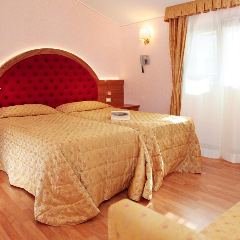 Hotel Residence Villa Beatrice - Appartamento Superior con 1 Camera da Letto e Vista Lago frontale - 2