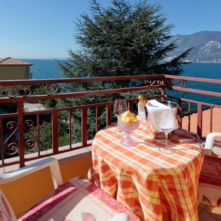 Hotel Residence Villa Beatrice - Appartamento con 1 Camera da Letto, Vista Giardino e Vista Lago Parziale - 1