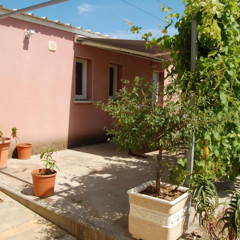 maison atypique les pieds dans l'eau - Maison de Vacances - 2