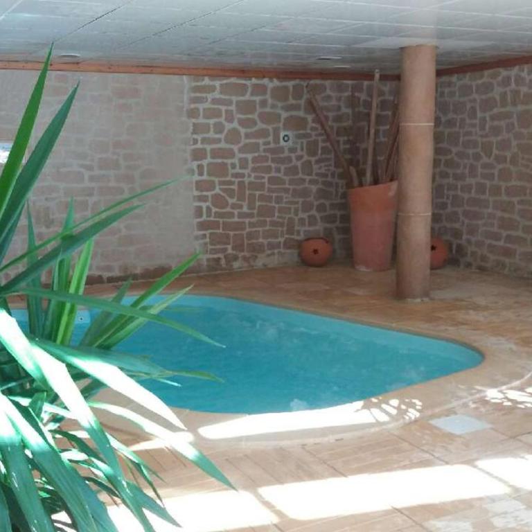 CHEZ LYLi & COMPAGNIE, PISCINE, JACCUZZI, SALLE DE SPORT - Appartement - 15