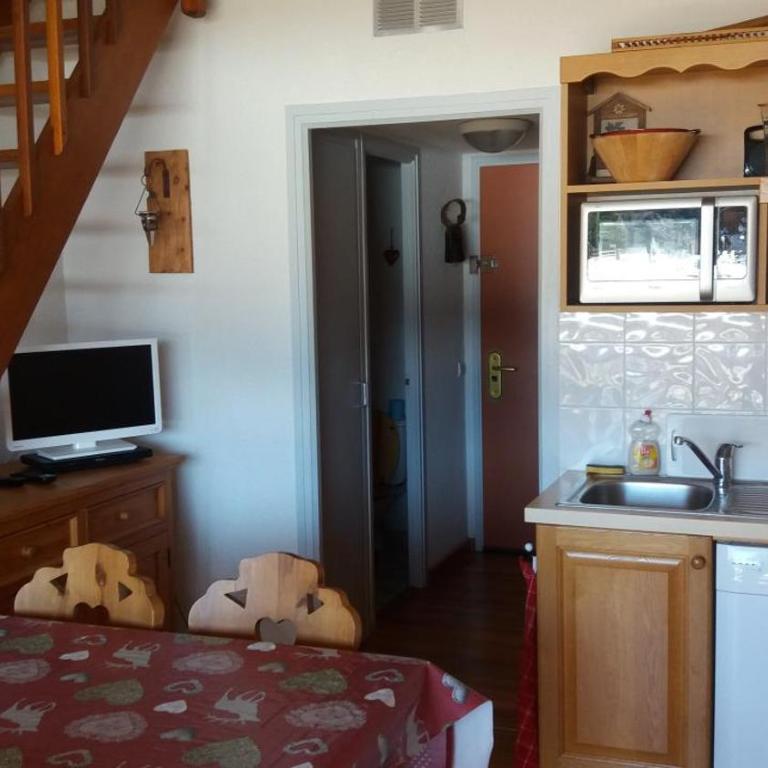 CHEZ LYLi & COMPAGNIE, PISCINE, JACCUZZI, SALLE DE SPORT - Appartement - 7