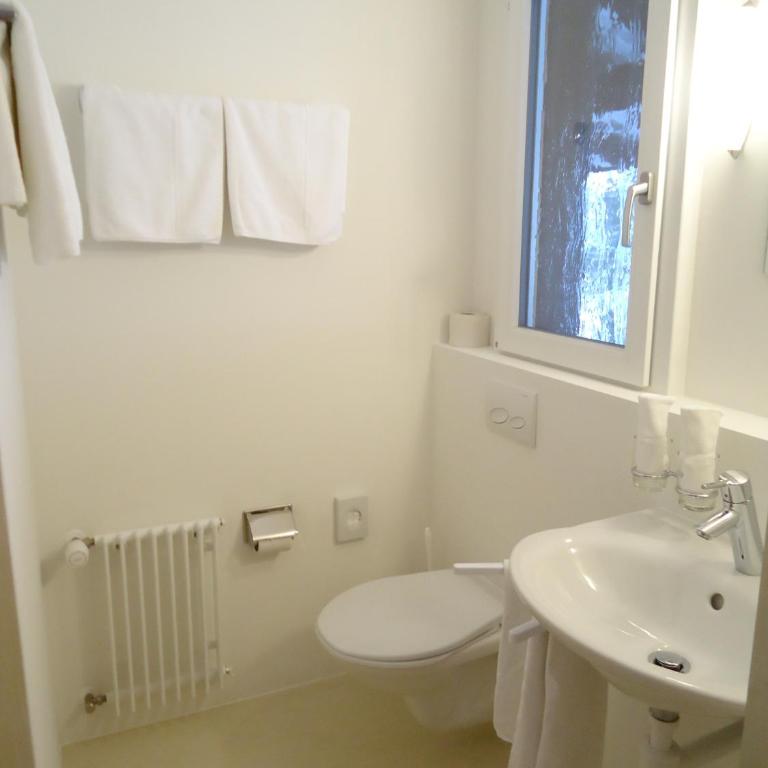 Hotel Tschuggen - Doppel- und Zweibettzimmer mit Verbindungstür - 4