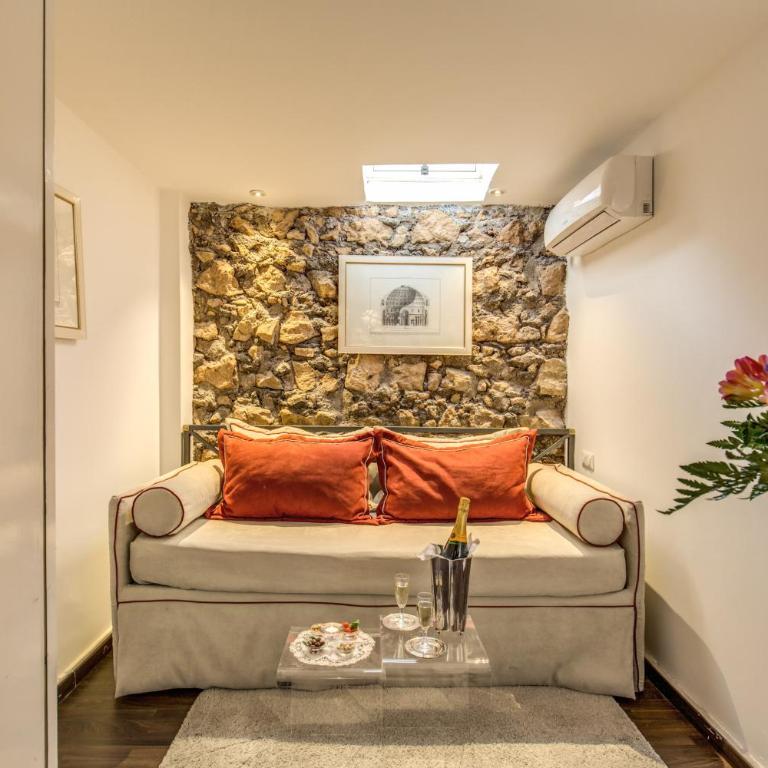 Pantheonview - Luxury Suites - Suite Deluxe - 4
