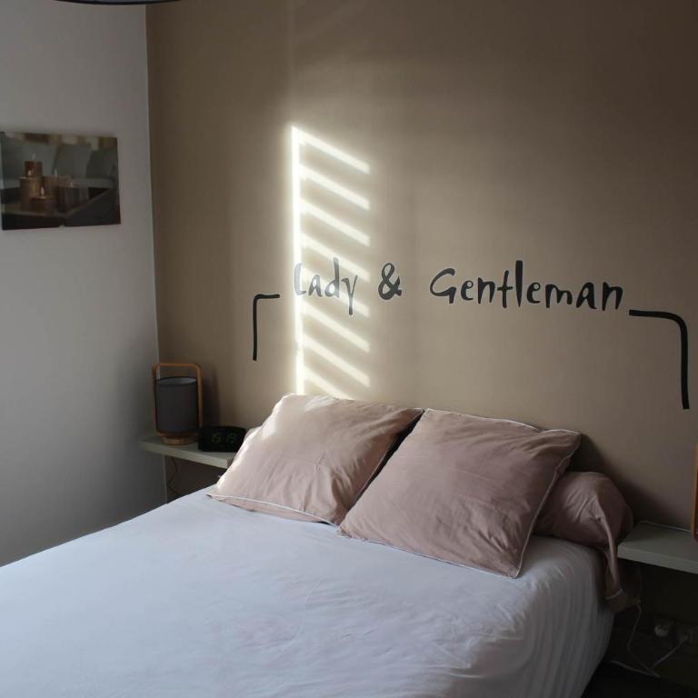 Appartement Quai Ouest, vue entrée port, Stationnement gratuit, Lits faits pour votre arrivée, serviettes de toilettes fournies - Appartement - 11