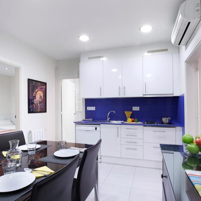 Apartamentos Calvet - Two-Bedroom Superior Apartment - 1