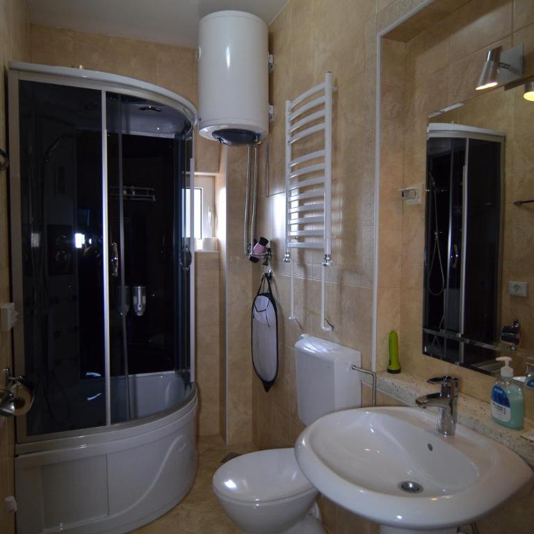 Garni Hotel Lama - Double Room - 11