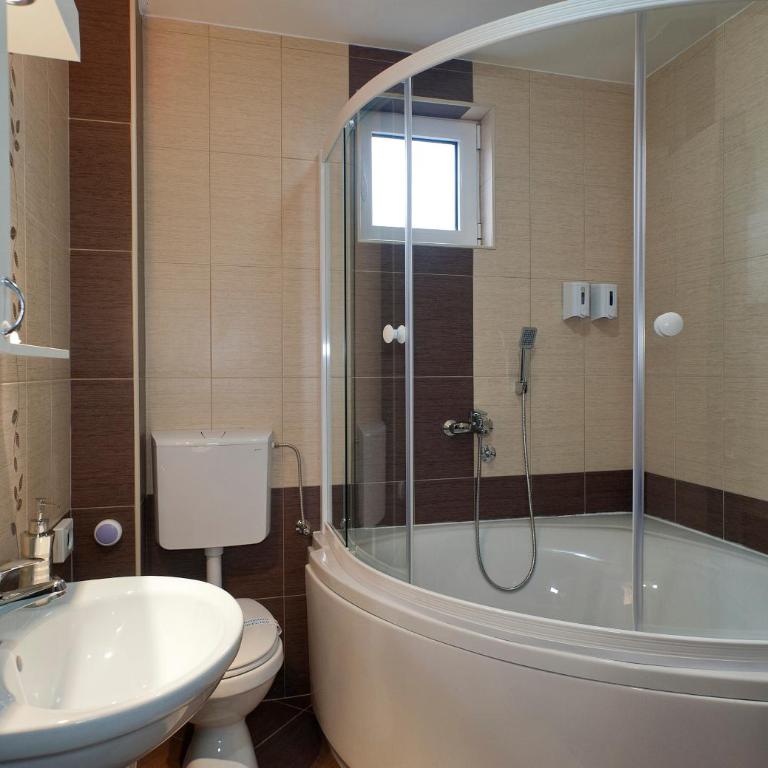 Garni Hotel Lama - Triple Room - 4