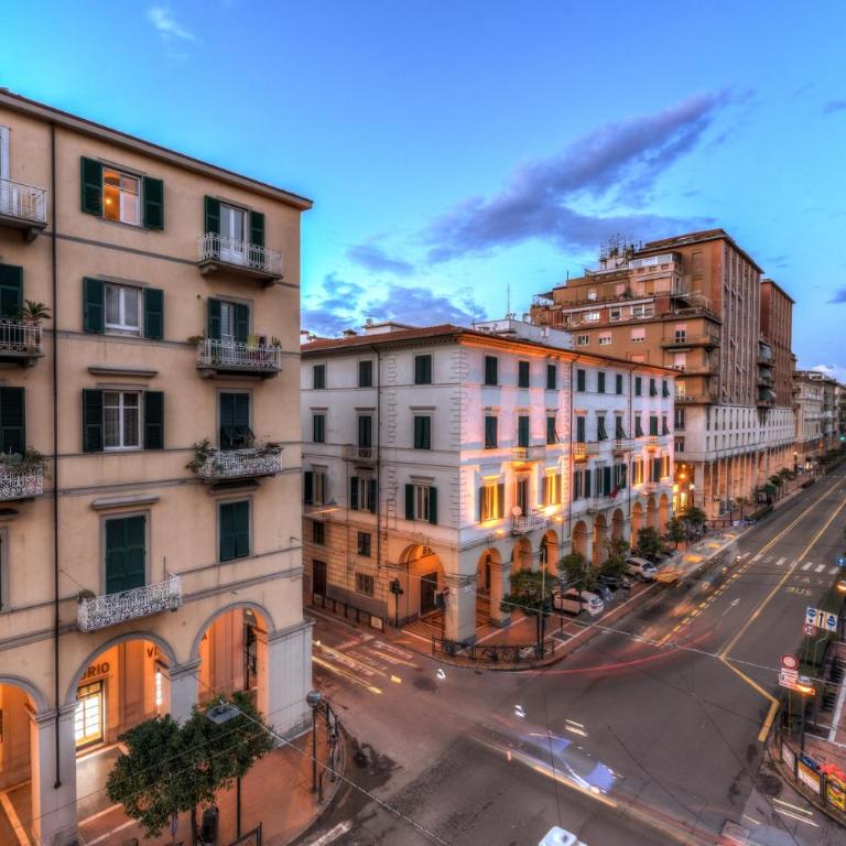 La Spezia by The First - Luxury Rooms & Suites - Suite Luna di Miele con Vasca - 19