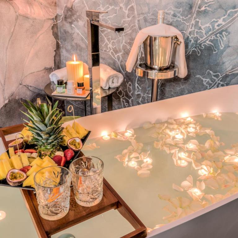 La Spezia by The First - Luxury Rooms & Suites - Suite Luna di Miele con Vasca - 3