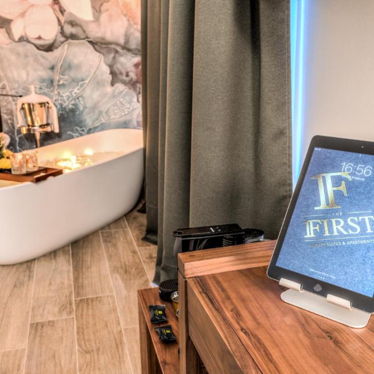 La Spezia by The First - Luxury Rooms & Suites - Suite Luna di Miele con Vasca - 6