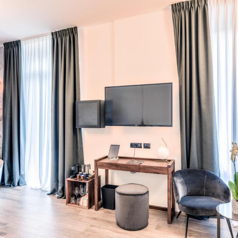 La Spezia by The First - Luxury Rooms & Suites - Suite Luna di Miele con Vasca - 5
