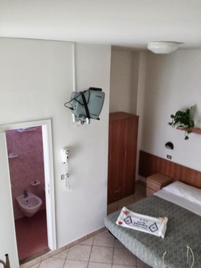 Hotel Penny - Camera Familiare (2 Adulti + 2 Bambini) - 2