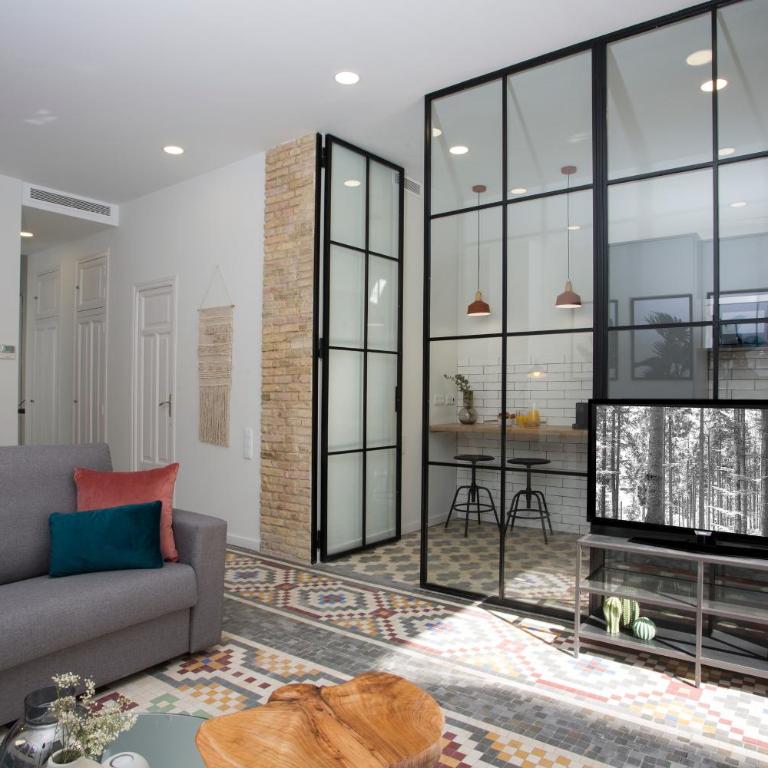 SingularStays Parque Central - Apartment with Balcony - 7