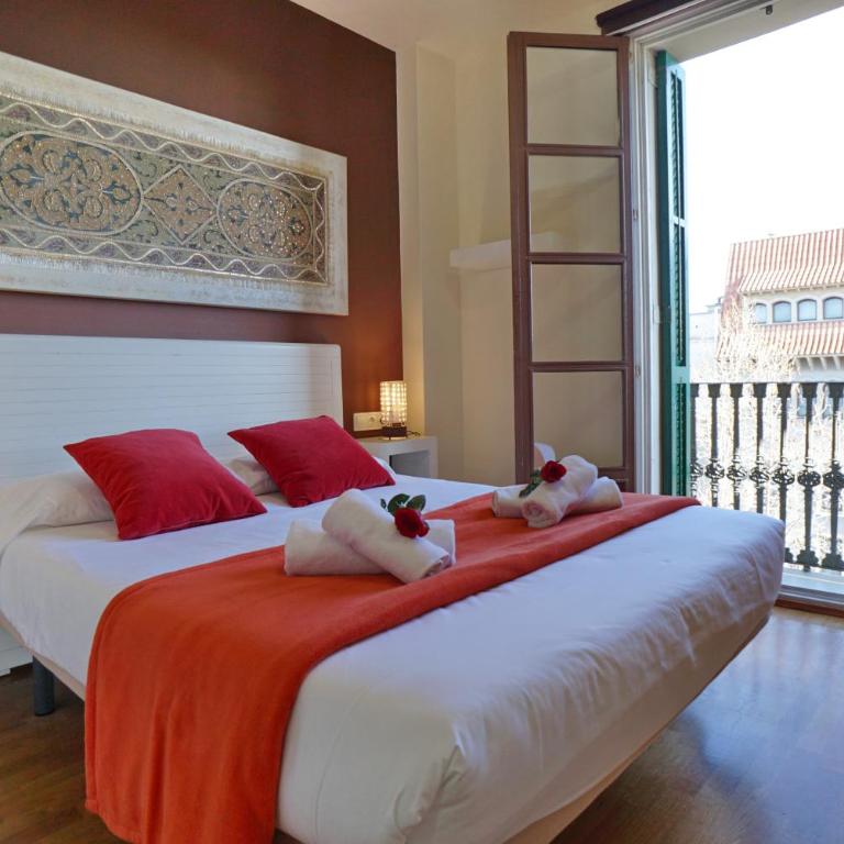 Barcelona4Seasons - Central Palace - Three-Bedroom Apartment - 8