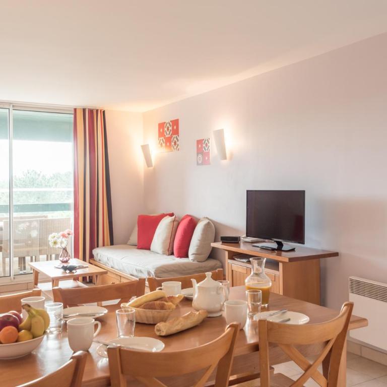 Village Pierre & Vacances Moliets - Appartement 1 Chambre avec Alcôve Couchage (7 Personnes) - Vue sur Golf - 4