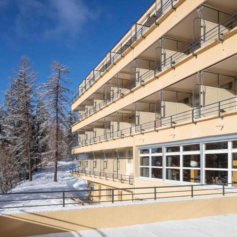 Crans-Montana Youth Hostel - Familienzimmer mit eigenem Bad - 1