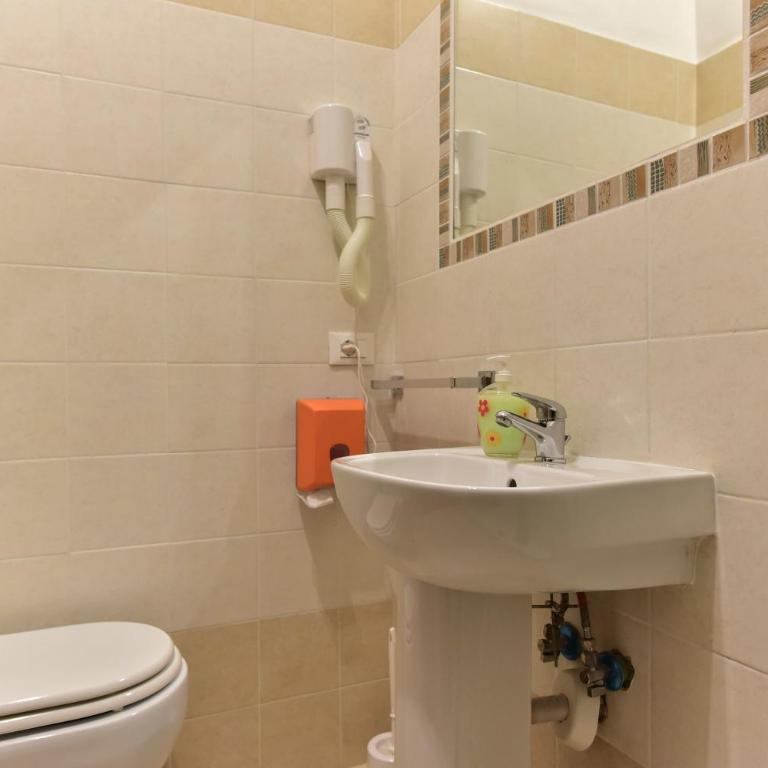 Trani B&T Rooms - Camera Singola Standard con Bagno in Comune - 14