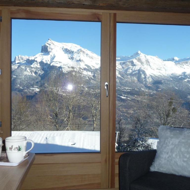 La grange d'Aldaré Chambres d'hôtes - Chambre Double ou Lits Jumeaux - Vue sur Montagnes - 1