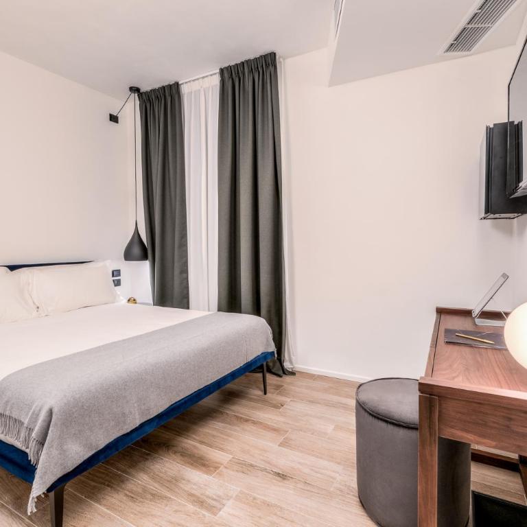 La Spezia by The First - Luxury Rooms & Suites - Camera Matrimoniale Deluxe con Vista Interno - 3