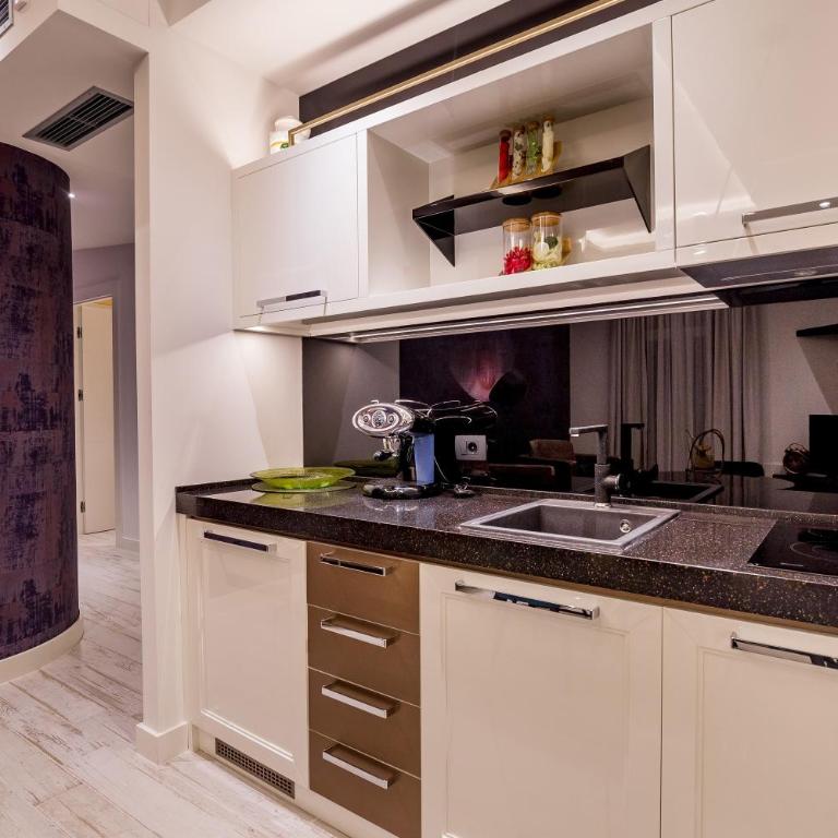 Apartments Master 5 - Deluxe Two-Bedroom Apartment with Sea View - 3