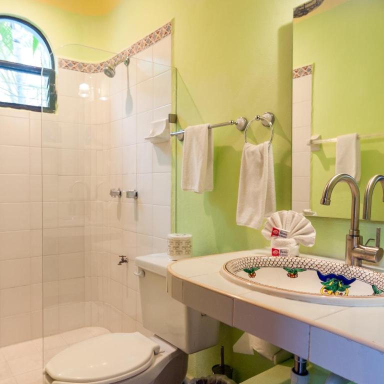 Casa Sonoma - Charming Condos Minutes from Beach & Reef - Queen Studio - 21