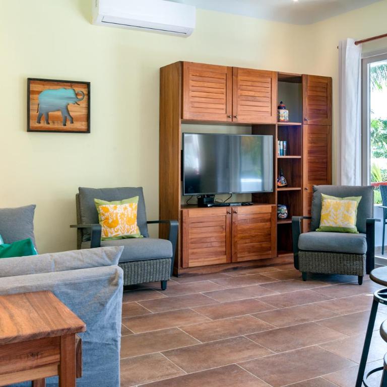 Casa Sonoma - Charming Condos Minutes from Beach & Reef - Superior Apartment - 13