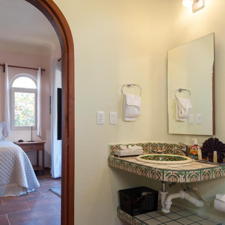 Casa Sonoma - Charming Condos Minutes from Beach & Reef - Superior Apartment - 24