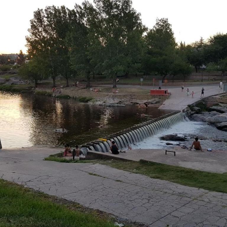 Duplex a mts del Rio con Aire Acond - Casa - 28