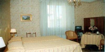Hotel Beatrice - Camera Tripla - 8