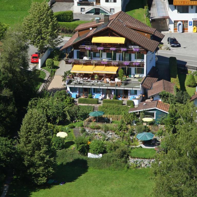 Dreimäderlhaus - Das vegetarische Boutique Hotel - Comfort Dreibettzimmer mit Straßenblick - 7