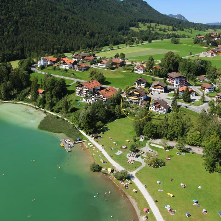 Dreimäderlhaus - Das vegetarische Boutique Hotel - Standard Doppelzimmer mit Balkon und Straßenblick - 8