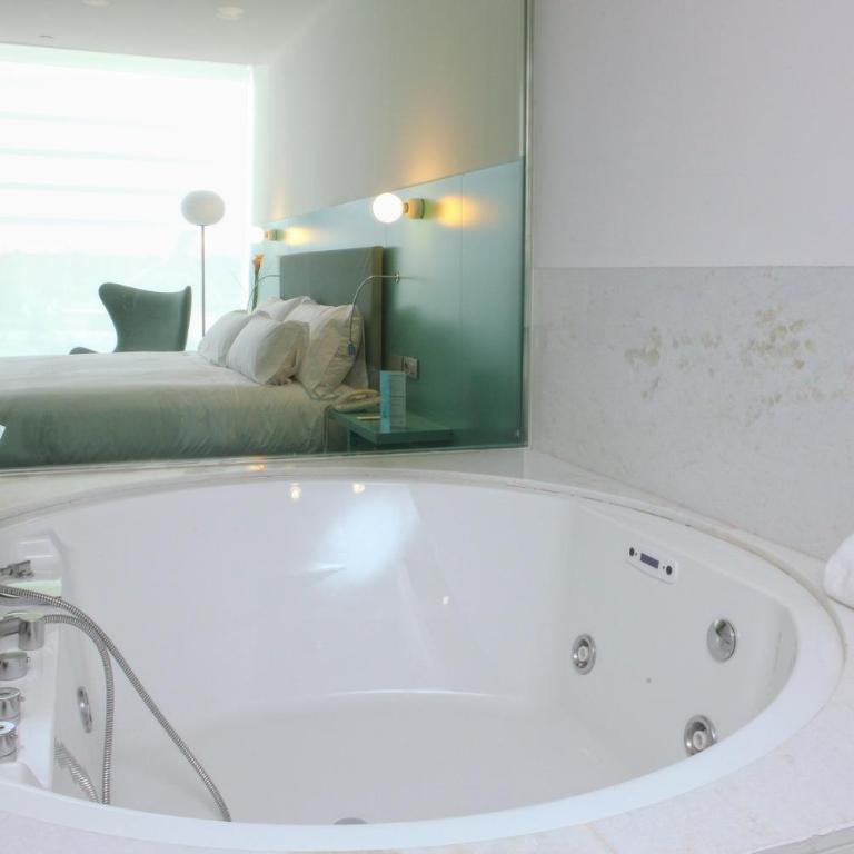 Hotel Hiberus - Suite Junior con hidromasaje - 4
