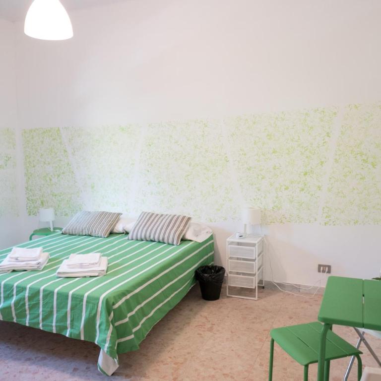 Next Stop Roma Affittacamere Da Florindo - Camera Matrimoniale con Bagno in Comune - 11