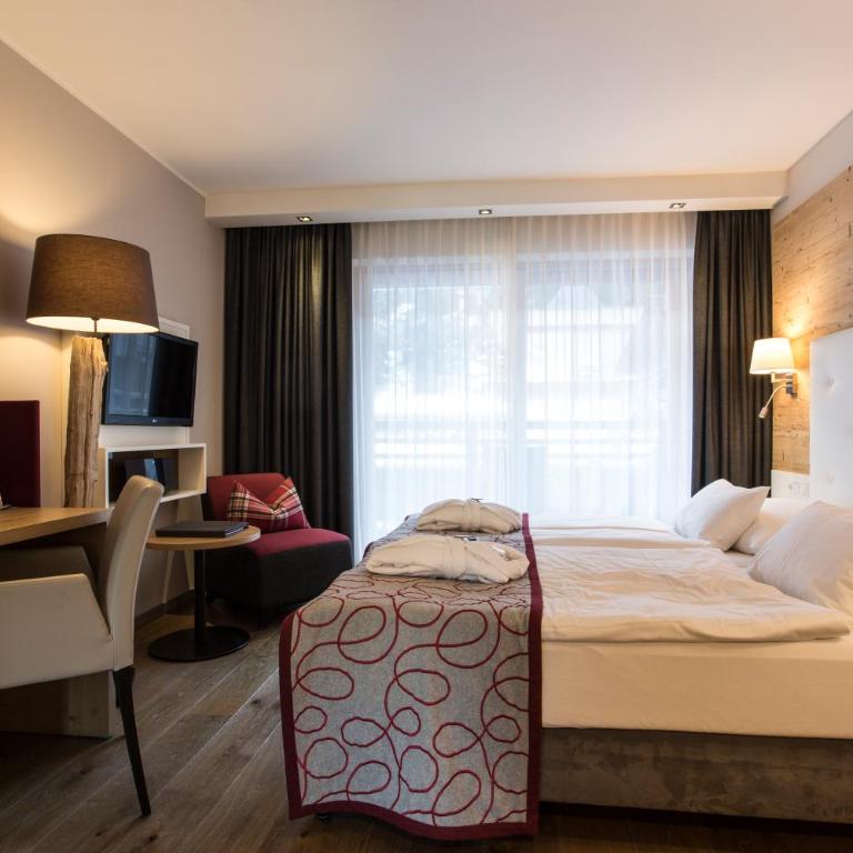 Hotel Ritzlerhof - Panorama und Spa - Doppelzimmer Baerenkopf Alpin mit Balkon - 1