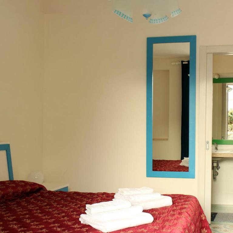 Camere Borgo - Double or Twin Room with Private Bathroom - 4