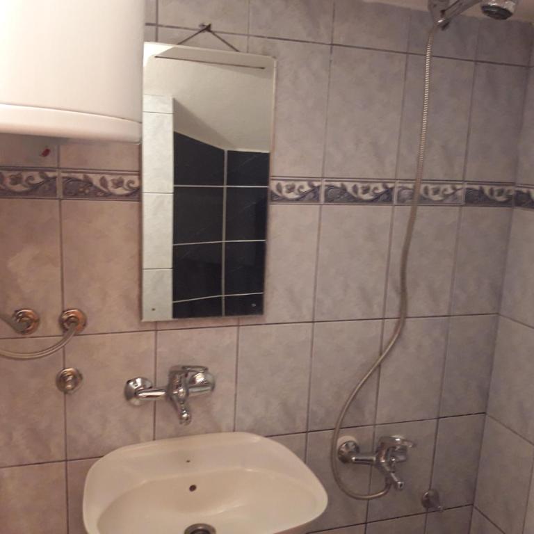House Stijepovic - Four-Bedroom House - 11