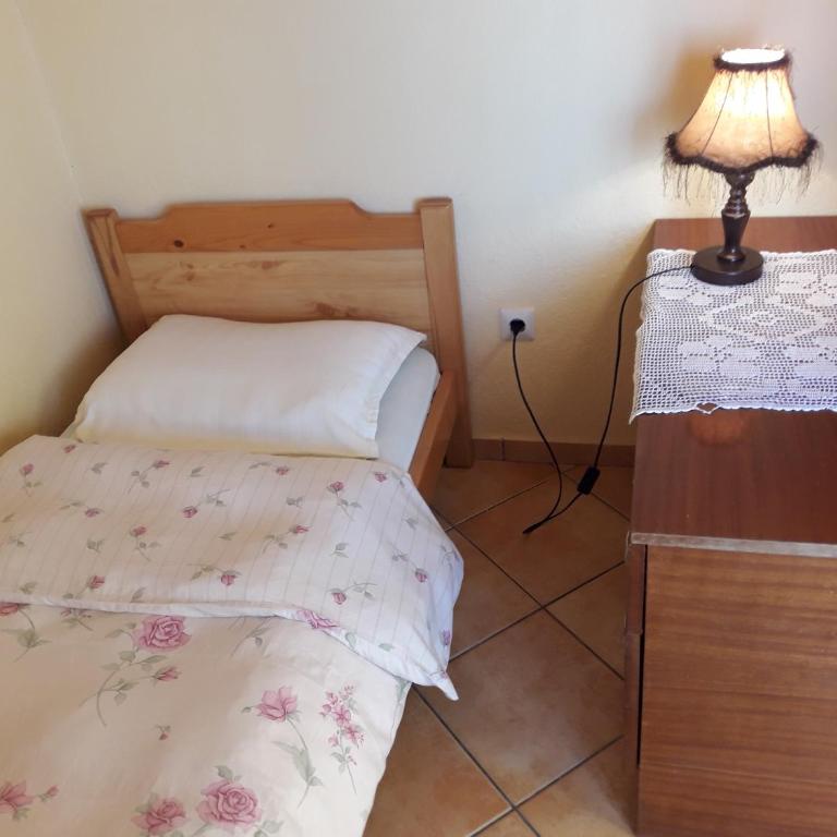 House Stijepovic - Four-Bedroom House - 21
