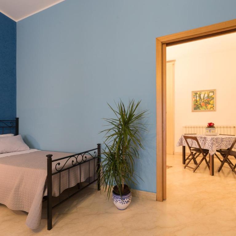 Catania Inn Rooms - Quadruple Room with Balcony - 2