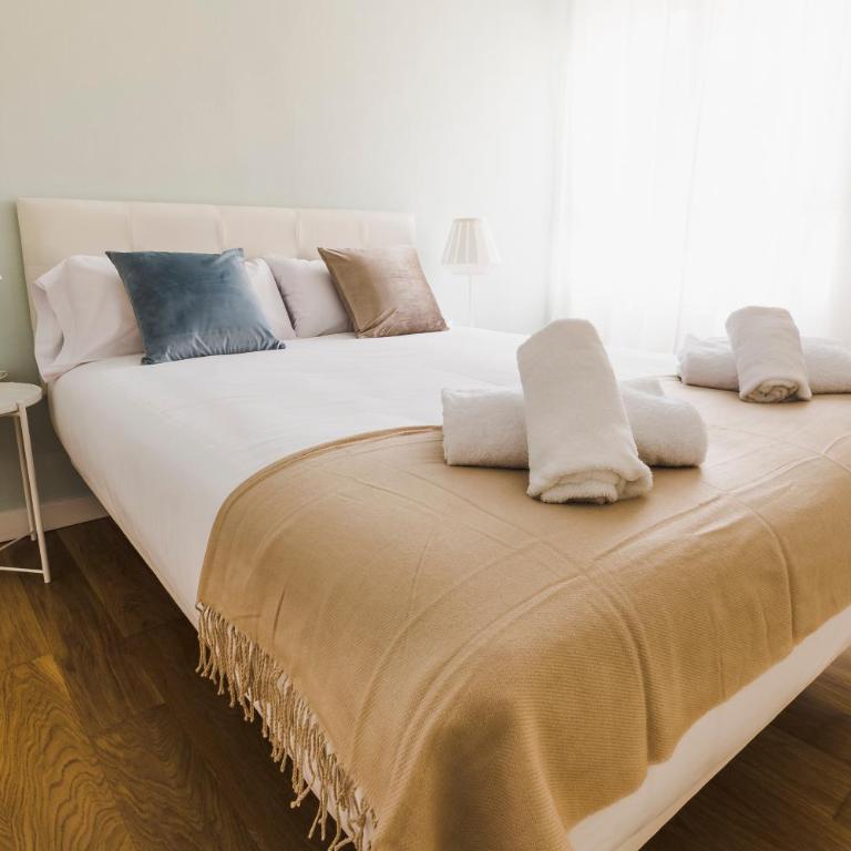 HQ Rooms Apartments San Vicente - 3 Bedroom Penthouse Apartment - 4