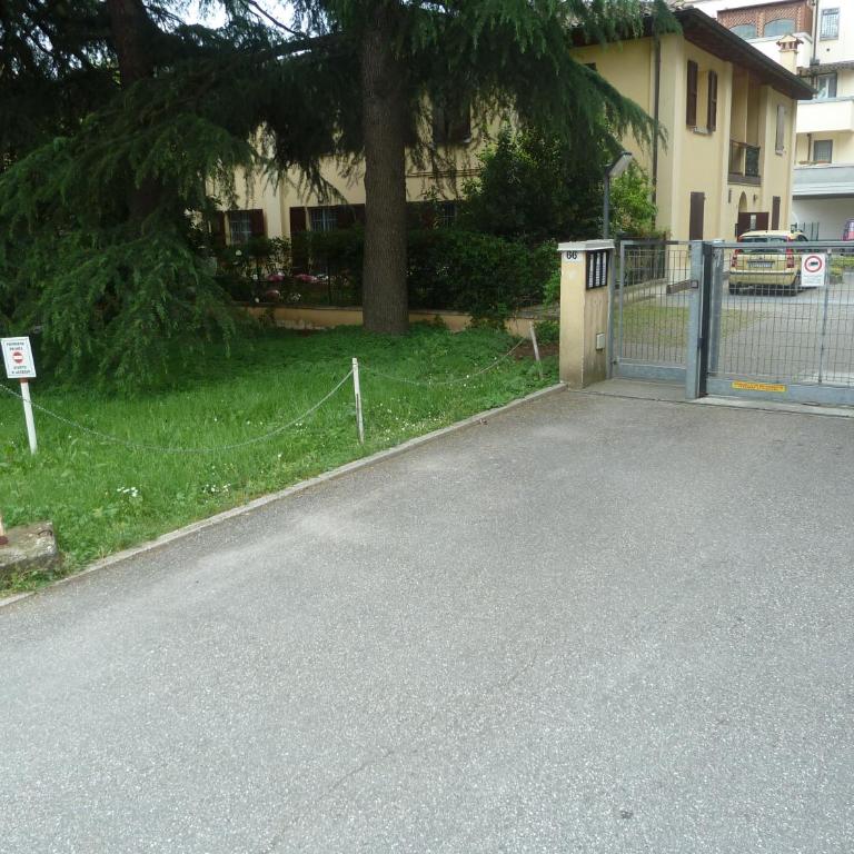 IL GIARDINETTO - Smart working - Airport - Private Parking - Private garden - Ducati - Philip Morris - Appartamento con Vista Giardino - 8