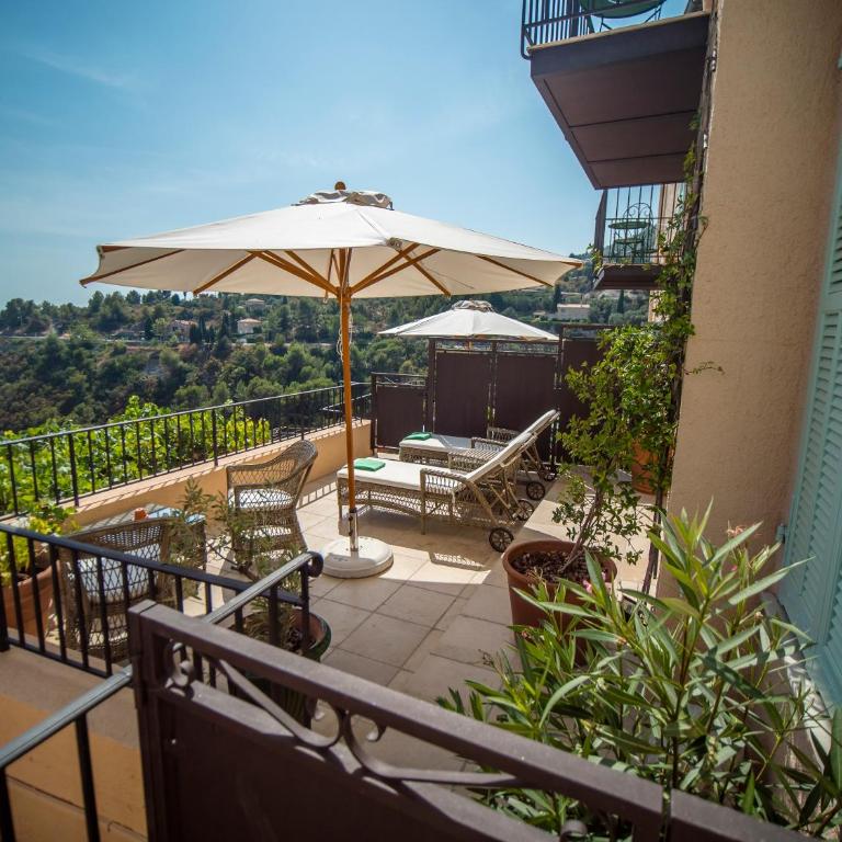 Auberge De Tourrettes - Chambre Double avec Balcon - Vue sur Mer - 3