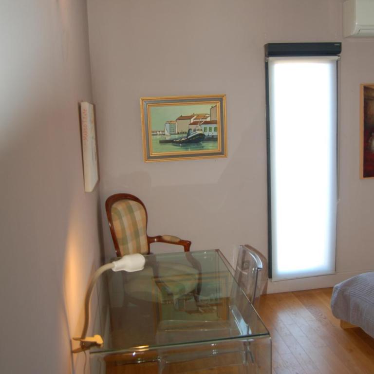 maison atypique les pieds dans l'eau - Maison de Vacances - 8