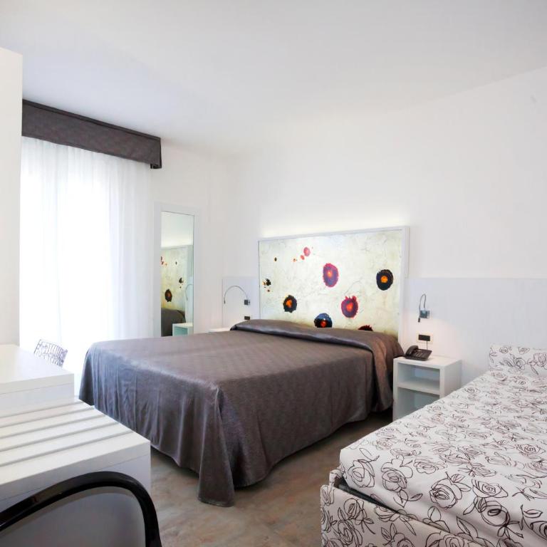 Hotel Savoy - Camera Tripla con Vista Mare - 1