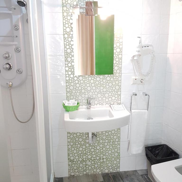 Hotel y Apartamentos Doña Lola - Habitación Doble - 5